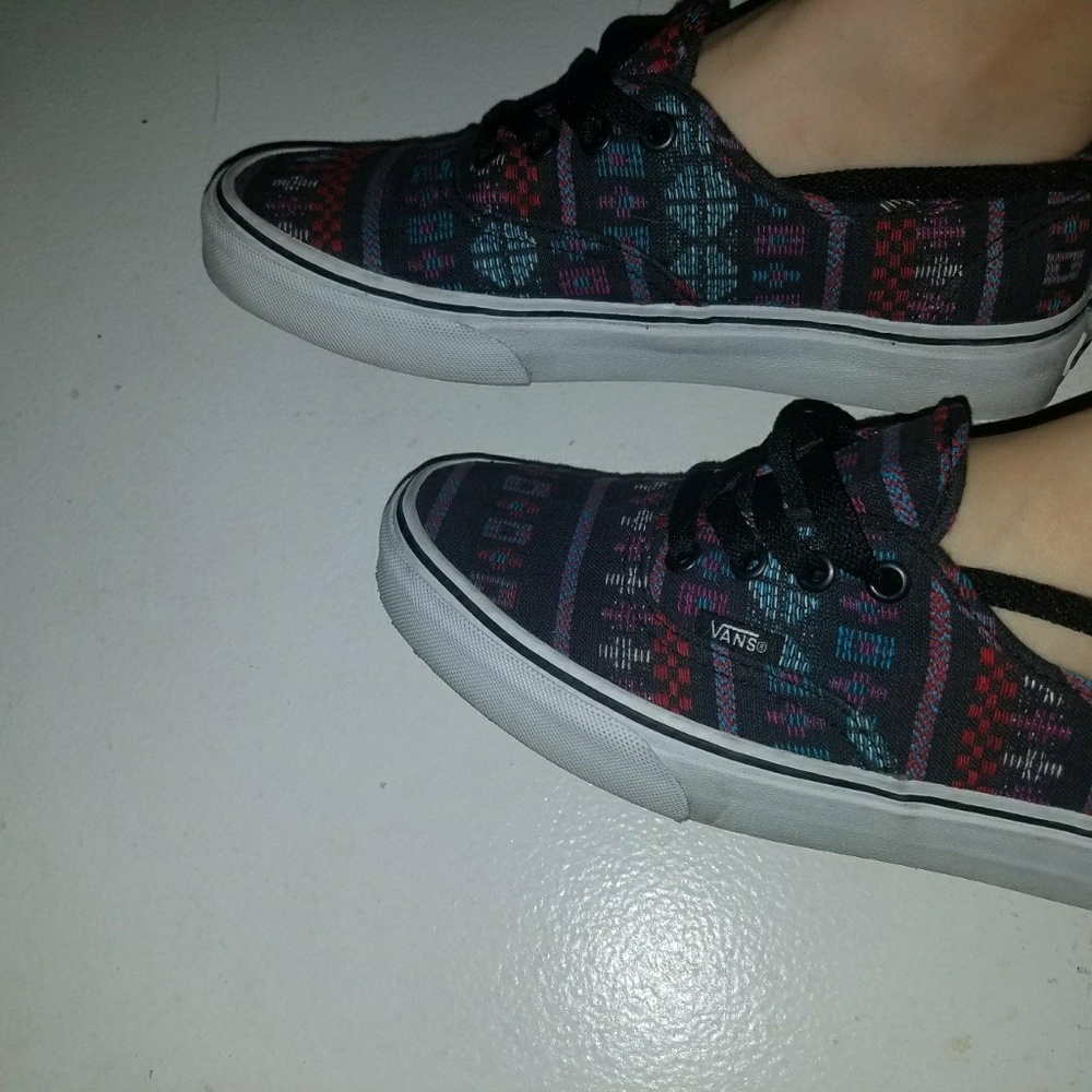 shoes - Picture 3 of 4